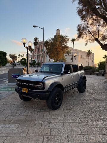 מודעת רכב פורד ברונקו