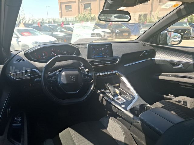 פיג'ו 3008