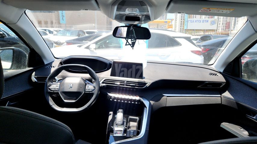פיג'ו 3008