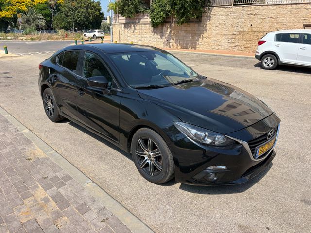 מודעת רכב מאזדה 3