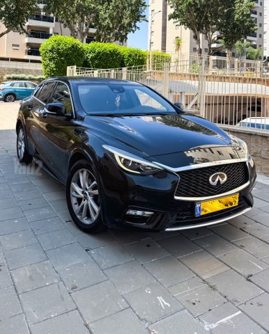 אינפיניטי Q30