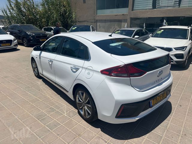 יונדאי איוניק