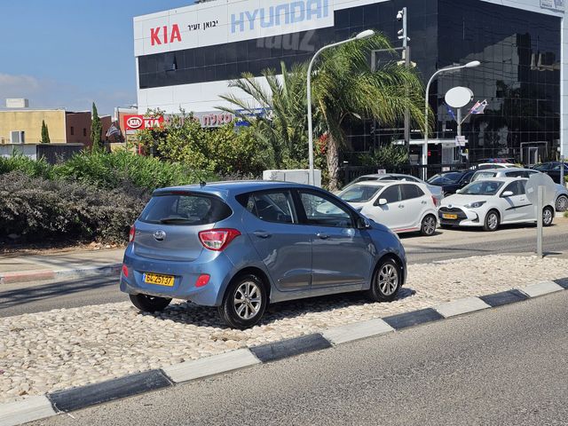 יונדאי i10