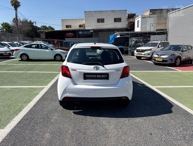 טויוטה יאריס