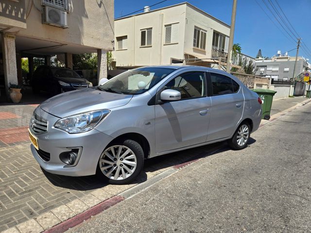 מודעת רכב מיצובישי אטראז'