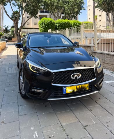 אינפיניטי Q30