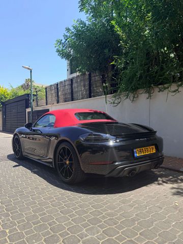 פורשה 718