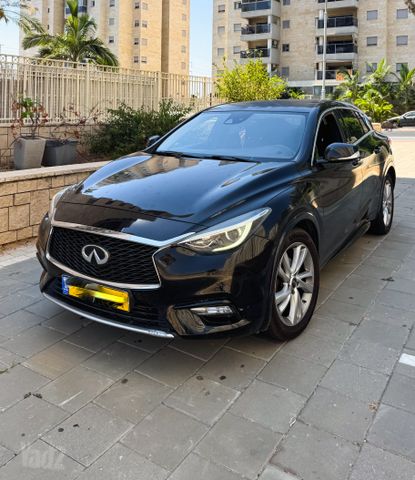 אינפיניטי Q30
