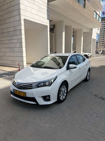 טויוטה קורולה