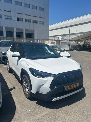 טויוטה קורולה קרוס