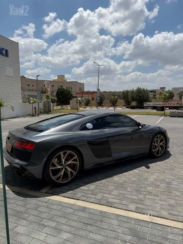 אאודי R8