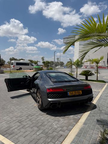 אאודי R8