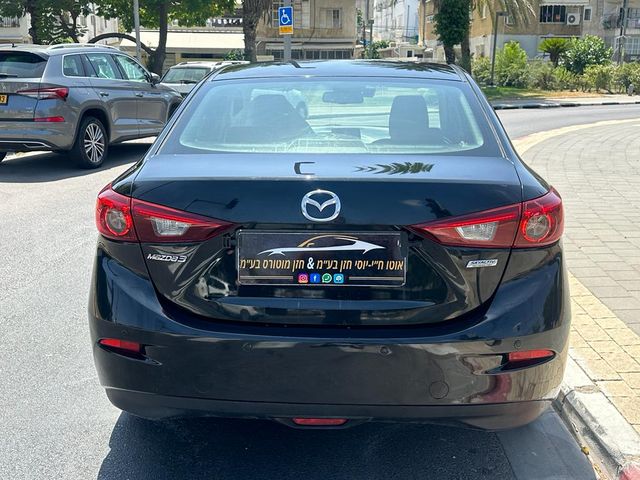 מאזדה 3