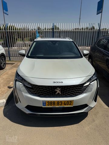 פיג'ו 3008