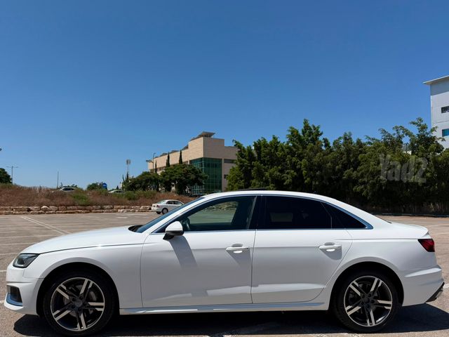 אאודי A4