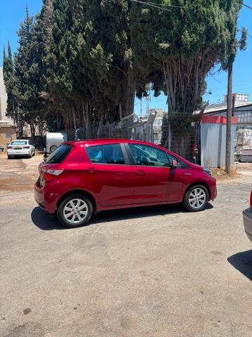 טויוטה יאריס