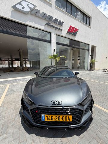 אאודי R8
