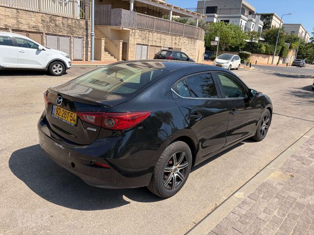 מאזדה 3