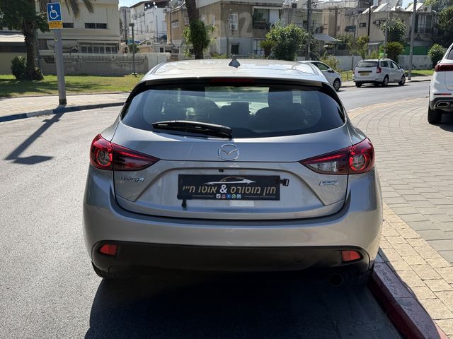 מאזדה 3