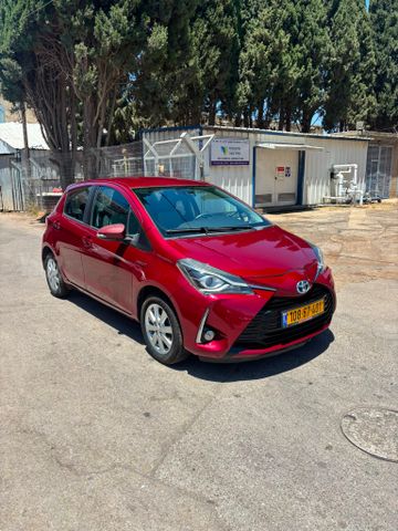 טויוטה יאריס