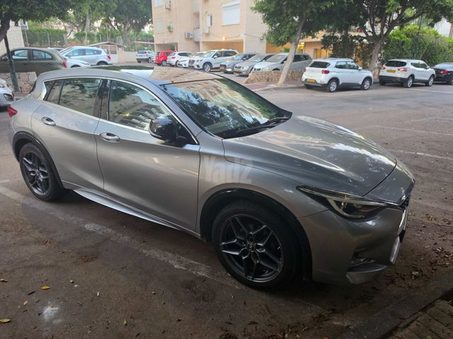 אינפיניטי Q30