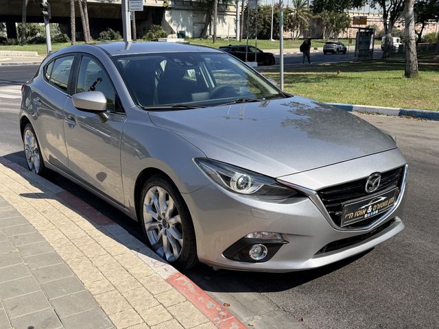 מאזדה 3