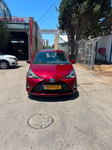 טויוטה יאריס