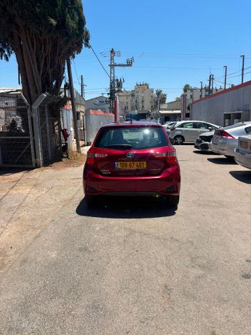 טויוטה יאריס