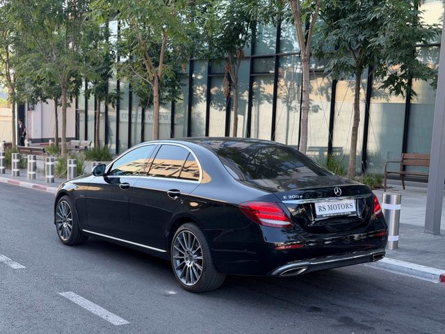 מרצדס-בנץ E-class