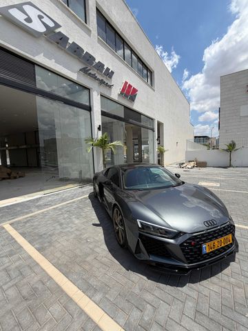 אאודי R8