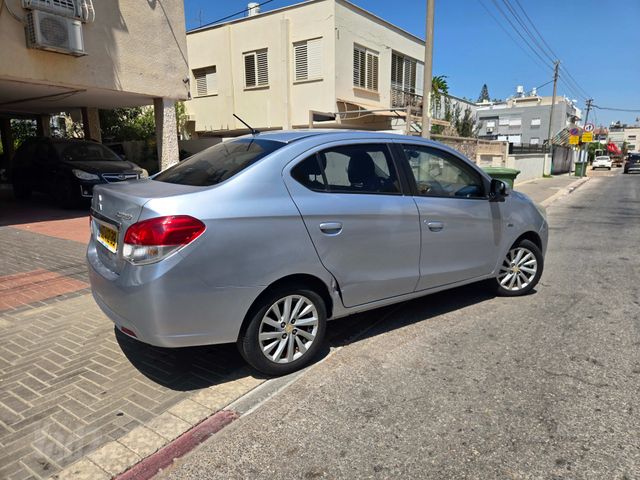 מיצובישי אטראז'