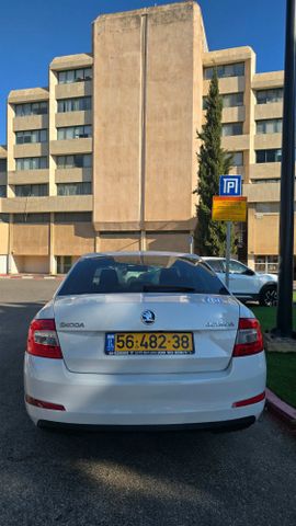 סקודה אוקטביה