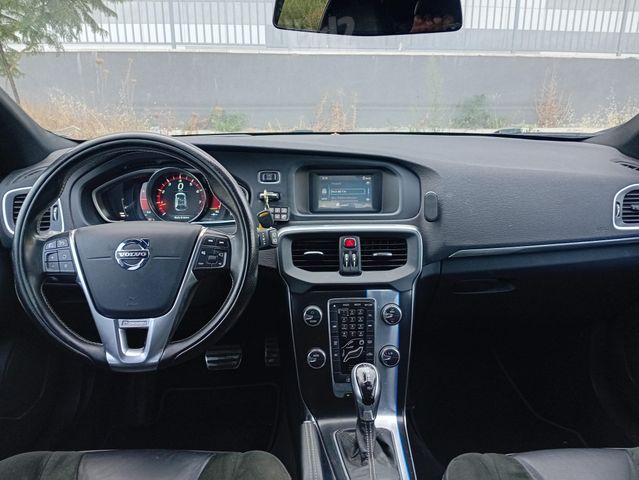 וולוו V40