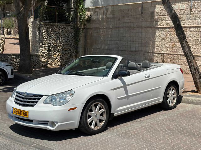 מודעת רכב קרייזלר סברינג