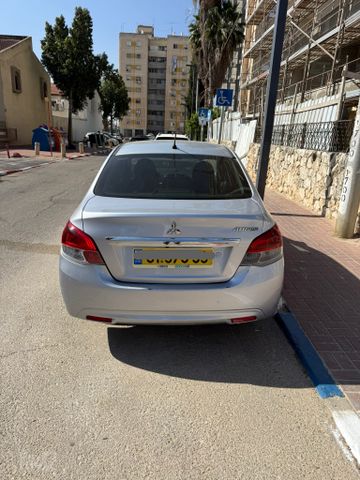 מודעת רכב מיצובישי אטראז'