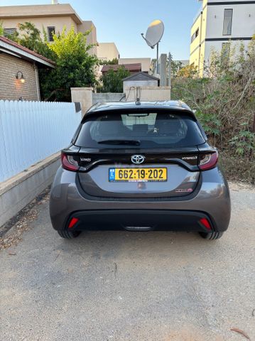 טויוטה יאריס