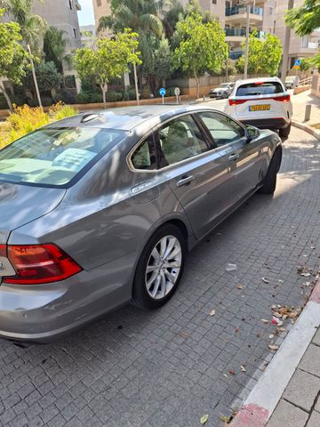 וולוו S90