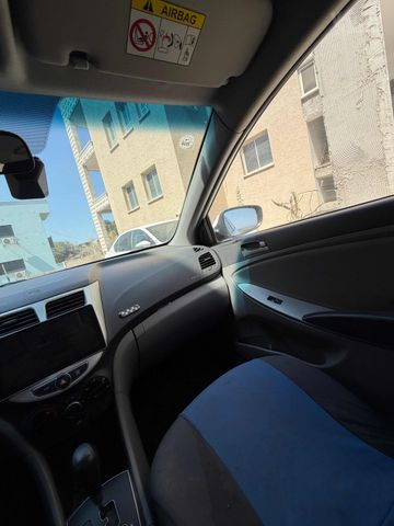 יונדאי אקסנט i25