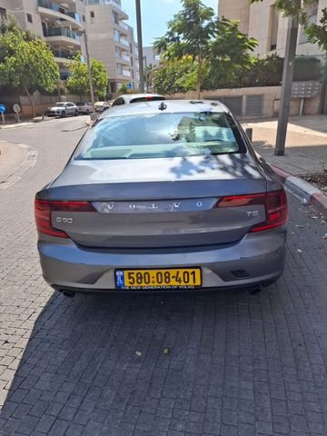 וולוו S90
