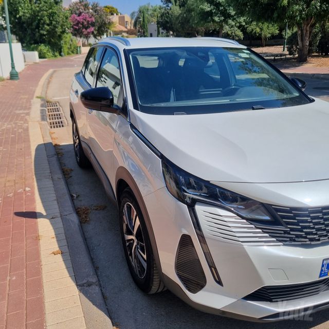 פיג'ו 3008