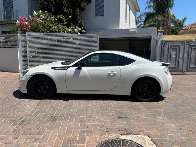 סובארו BRZ