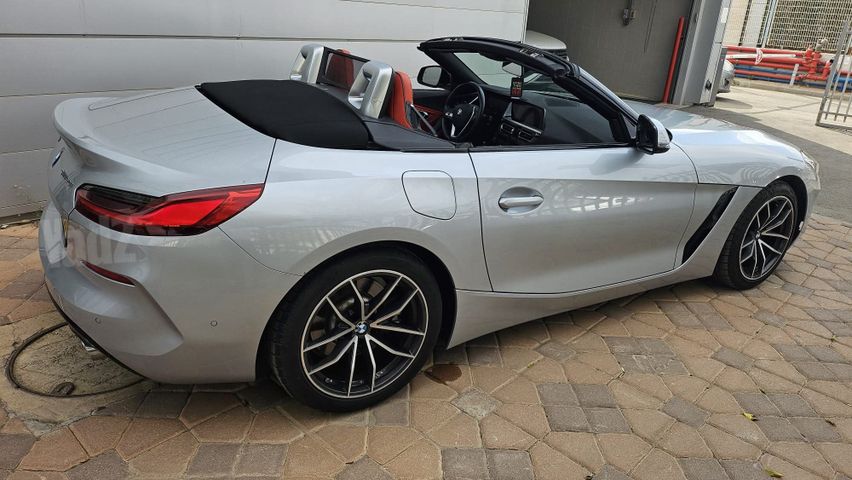 ב מ וו Z4