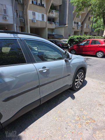 טויוטה קורולה קרוס