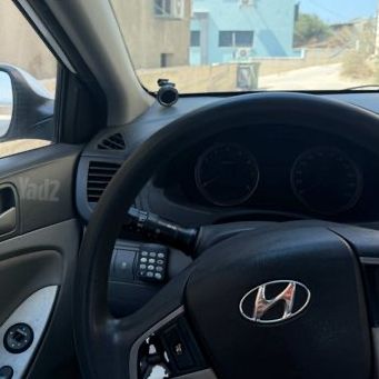 יונדאי אקסנט i25