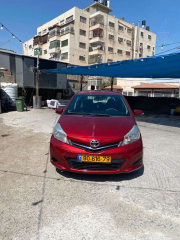 טויוטה יאריס