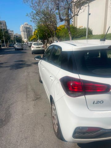 יונדאי i20