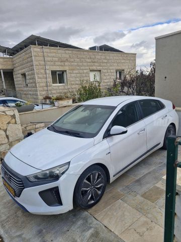 יונדאי איוניק