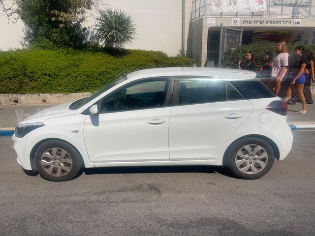 יונדאי i20