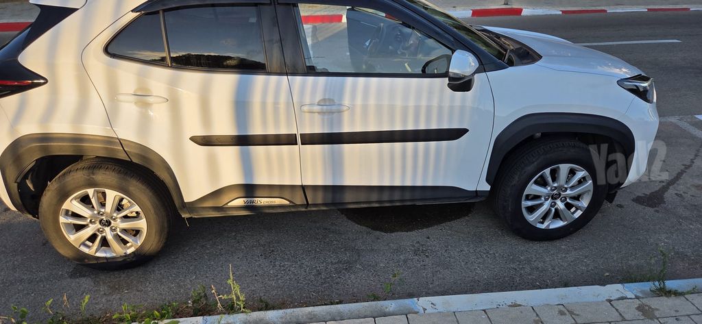 טויוטה יאריס קרוס