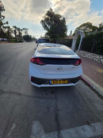 יונדאי איוניק